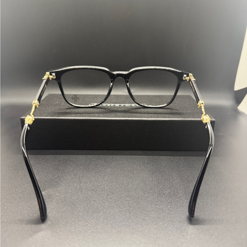 Gold/black chrome heart sunglasses - Picture 4 of 6